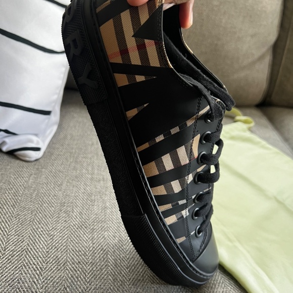 Men’s Burberry Jack M low - Picture 8 of 12